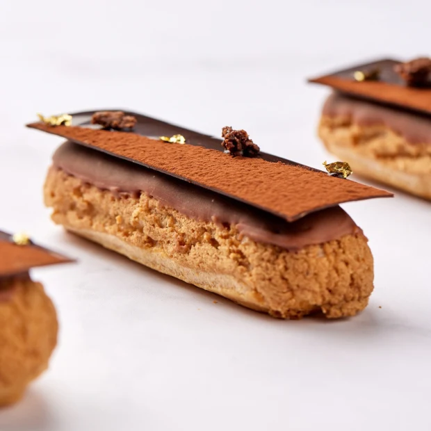 Maurine-Géron-cheffe-patissiere-eclair-chocolat-vanille-01